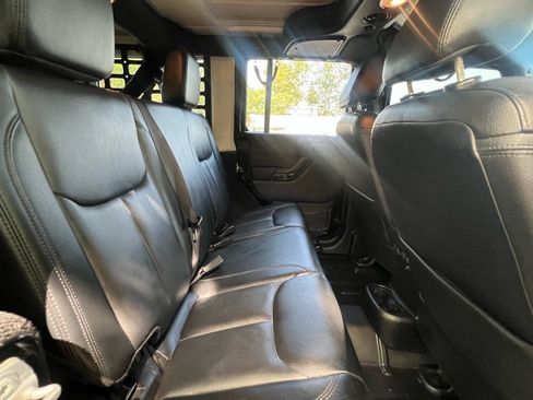Used 2015 Jeep Wrangler Unlimited Sahara AWD/4WD image 22