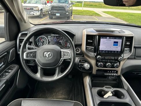 Used 2022 RAM 1500 Laramie AWD/4WD image 3