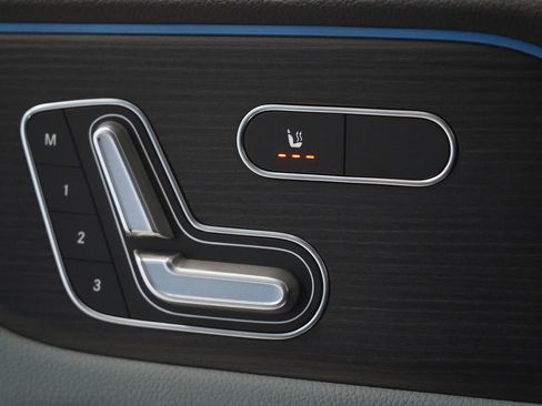 Used 2026 Mercedes-Benz GLB 250 4MATIC image 28
