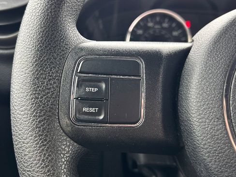 Used 2018 Jeep Wrangler Sport image 16