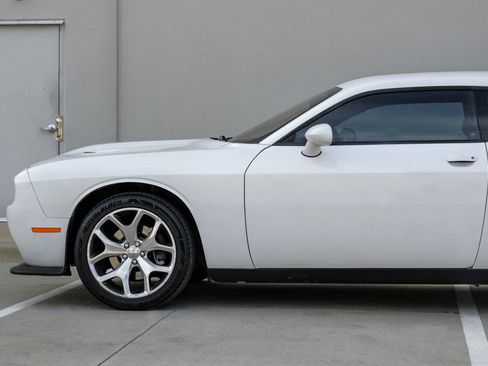 Used 2016 Dodge Challenger SXT Plus image 11