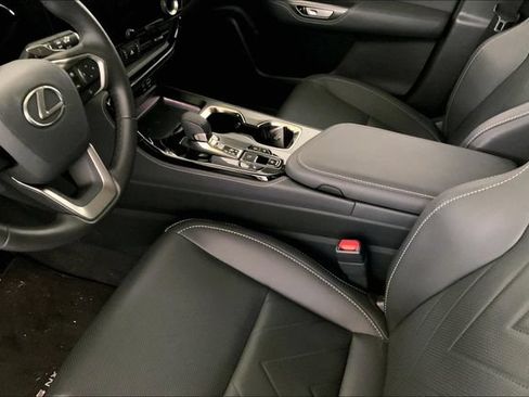 Used 2025 Lexus NX 350 AWD w/ Luxury Package image 8