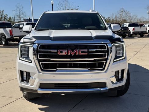 Used 2022 GMC Yukon XL SLT w/ SLT Premium Package image 2