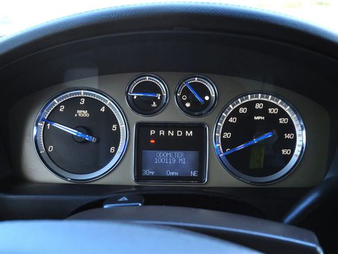 Used 2013 Cadillac Escalade Platinum image 12