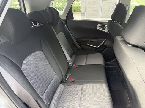 Used 2025 Kia Soul LX w/ LX Technology Package FWD image 28