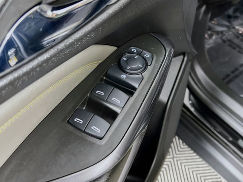 Used 2024 Chevrolet Trax ACTIV w/ Sunroof Package image 32