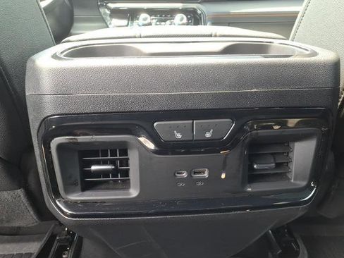 Used 2024 GMC Sierra 1500 AT4 w/ Technology Package AWD/4WD image 17
