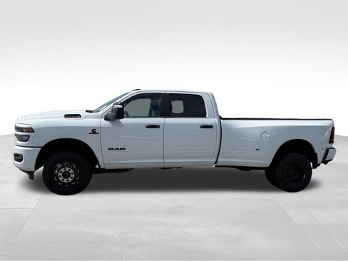 New 2026 RAM 3500 Big Horn AWD/4WD image 3