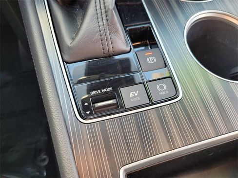 Used 2021 Toyota Sienna Platinum image 34