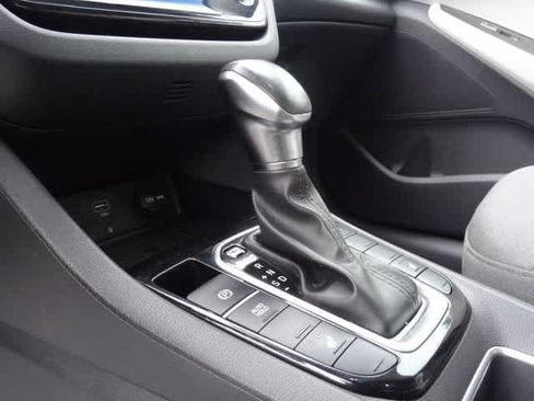 Used 2020 Hyundai Ioniq SEL FWD image 18