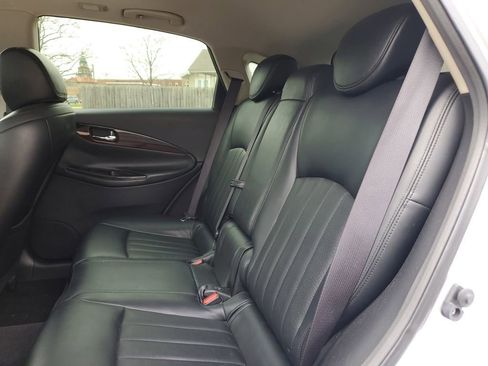 Used 2017 INFINITI QX50 2WD w/ Deluxe Touring Package image 7