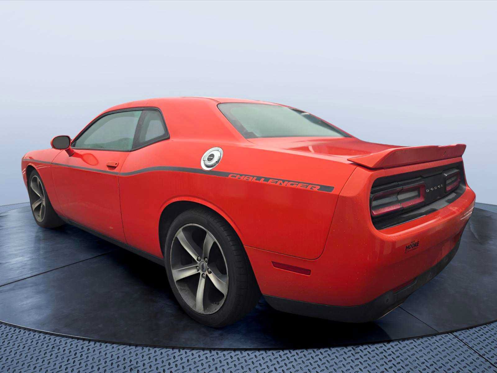 Used 2019 Dodge Challenger GT RWD image 3