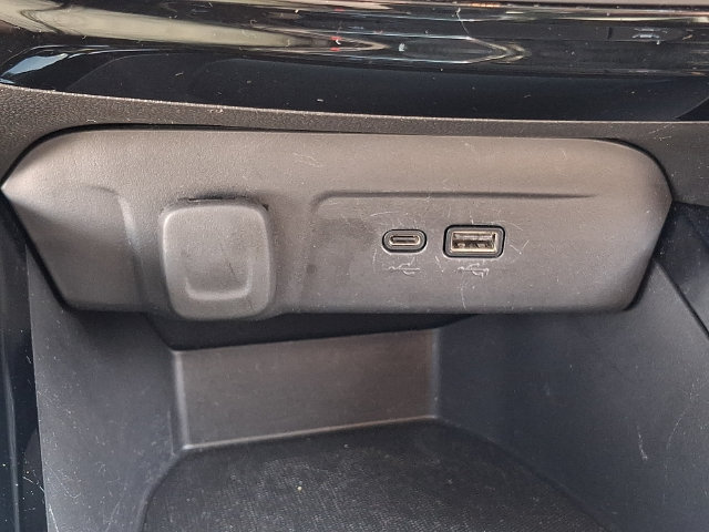 Used 2024 Chevrolet Trax LT FWD image 27