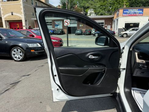 Used 2015 Jeep Cherokee Limited AWD/4WD image 14