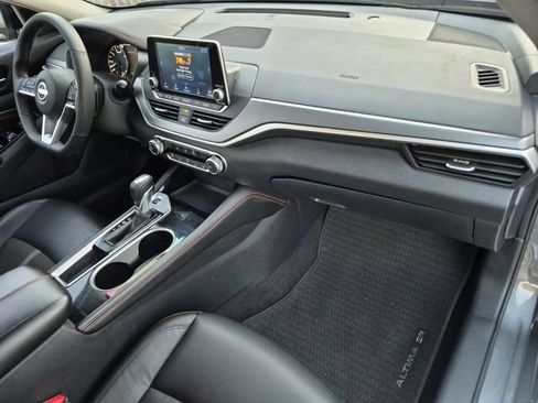 Used 2023 Nissan Altima 2.5 SR FWD image 37