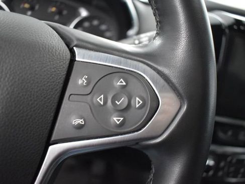 Used 2023 Chevrolet Traverse LT image 17