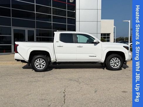 Used 2024 Toyota Tacoma SR5 AWD/4WD image 2