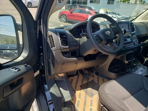 New 2024 RAM ProMaster 2500 w/ Quick Order Package 22G SLT image 9