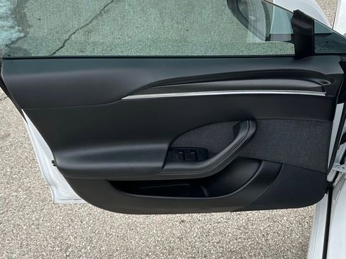 Used 2021 Tesla Model S Plaid image 15