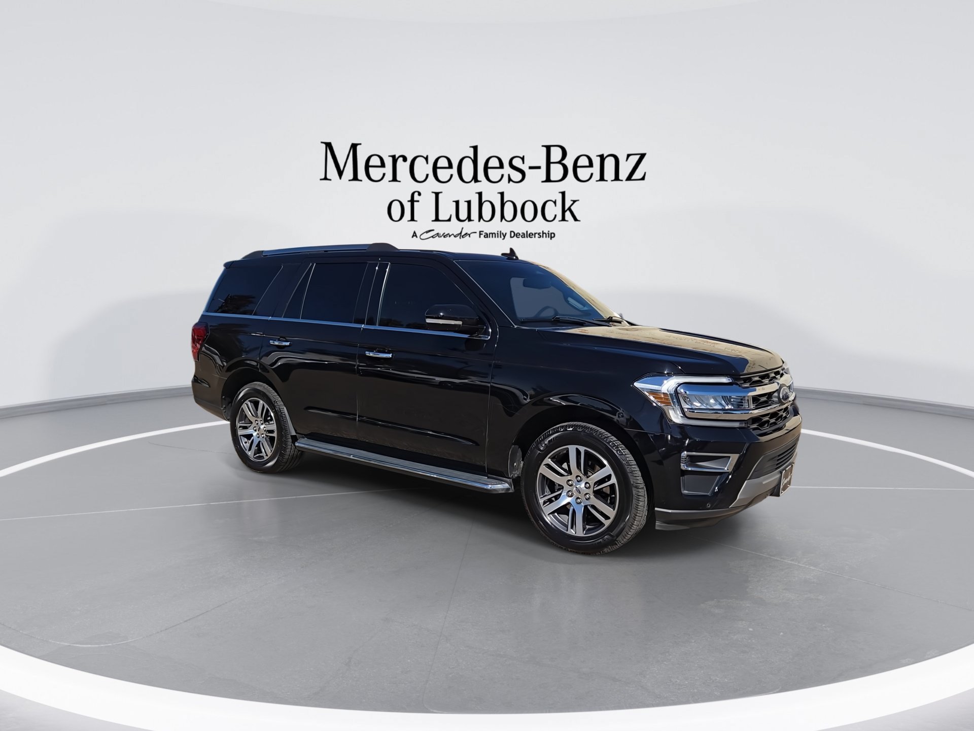 Used 2022 Ford Expedition Limited RWD image 2