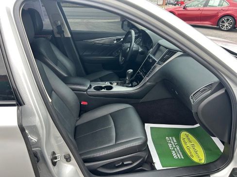 Used 2017 INFINITI Q50 3.0t Premium image 3