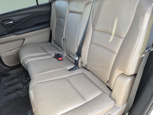 Used 2017 Honda Pilot Touring image 17