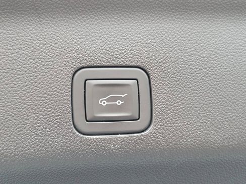 Used 2025 Chevrolet Tahoe LT AWD/4WD image 29
