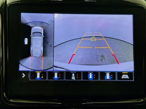 Used 2020 Chevrolet Traverse RS FWD image 16