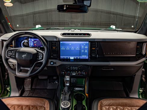 Used 2023 Ford Bronco Badlands image 19