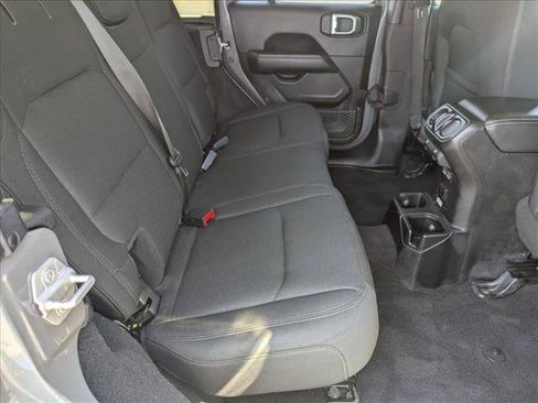 Used 2019 Jeep Wrangler Unlimited Sahara AWD/4WD image 18