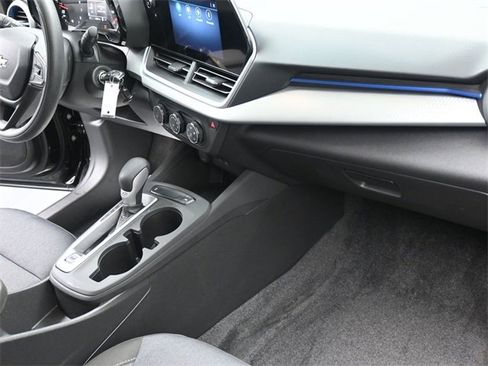 Used 2024 Chevrolet Trax LS w/ LS Convenience Package image 28