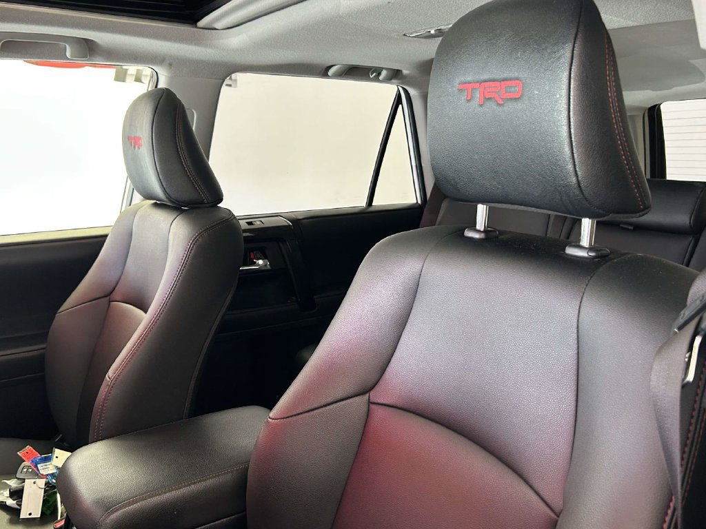 Used 2021 Toyota 4Runner Venture w/ Moonroof Package AWD/4WD image 17