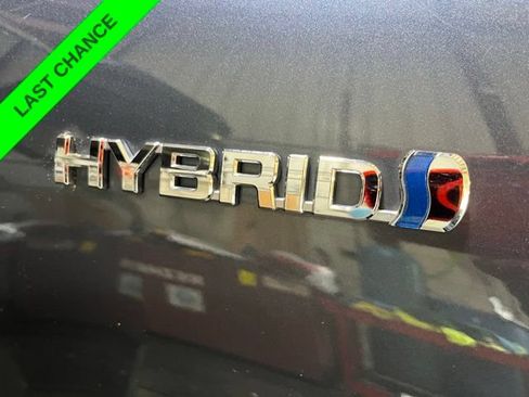 Used 2021 Toyota Venza LE AWD/4WD image 28