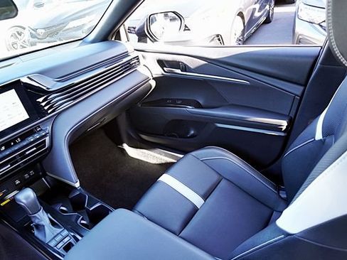 Used 2025 Toyota Camry SE FWD image 21