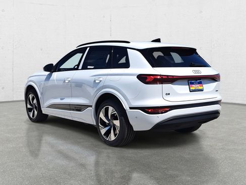 New 2025 Audi Q6 e-tron Premium image 7