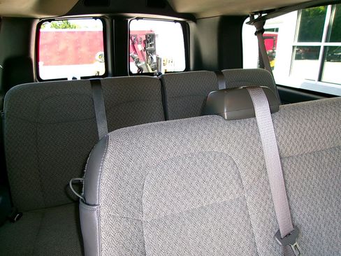 Used 2024 Chevrolet Express 3500 LT w/ LT Preferred Equipment Group RWD image 19