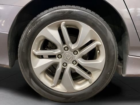Used 2018 Honda Accord LX image 24