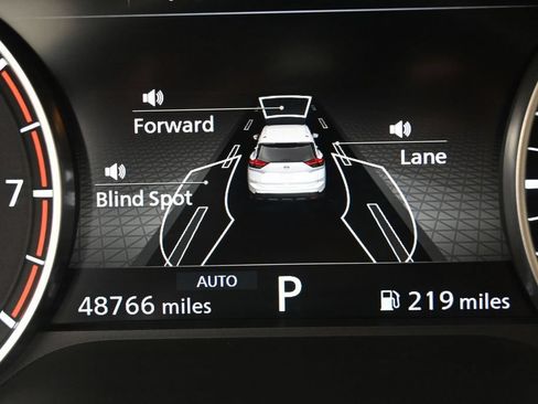 Used 2025 Nissan Rogue SV AWD/4WD image 12