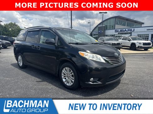 Used 2011 Toyota Sienna XLE FWD image 1