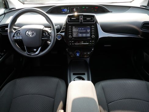 Used 2021 Toyota Prius LE FWD image 10