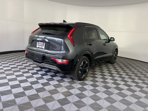 Used 2023 Kia Niro Wind w/ Wind Preserve Package FWD image 5