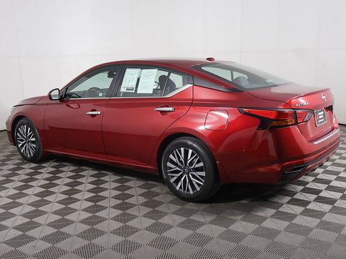 Used 2023 Nissan Altima 2.5 SV FWD image 10
