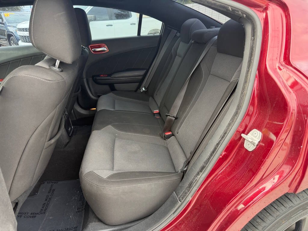 Used 2021 Dodge Charger SXT w/ Blacktop Package RWD image 10