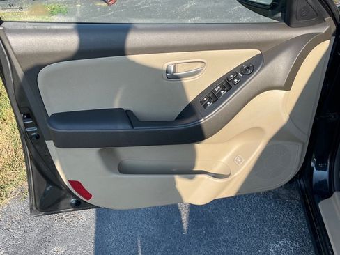 Used 2007 Hyundai Elantra GLS FWD image 10