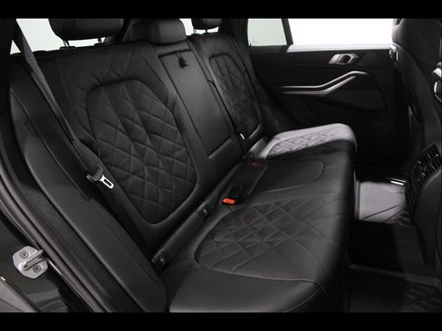 Used 2025 BMW X5 xDrive40i w/ M Sport Package AWD/4WD image 18
