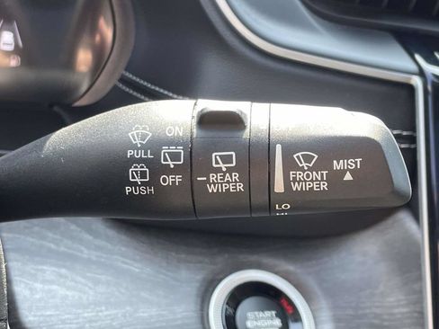 Certified 2023 Jeep Grand Cherokee Limited w/ Black Appearance Package AWD/4WD image 35