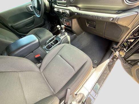 Used 2023 Jeep Wrangler Unlimited AWD/4WD image 33