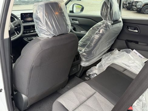 New 2026 Nissan Rogue SV w/ Cold Weather Package FWD image 19