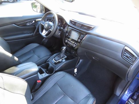 Used 2019 Nissan Rogue SL w/ Premium Package image 14