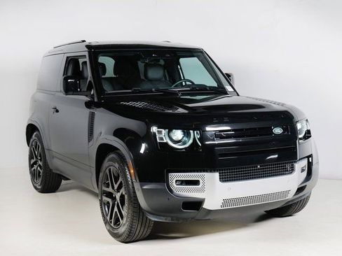 Used 2025 Land Rover Defender 90 S AWD/4WD image 10